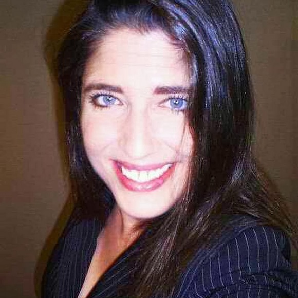 Meet your Posher, Lisa - Picture 1 of 1